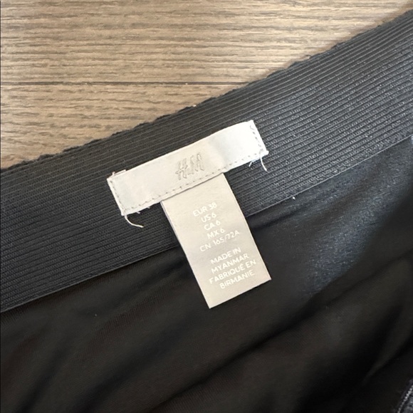 H&M Black and Tan Plaid Mini Skirt - Picture 3 of 5